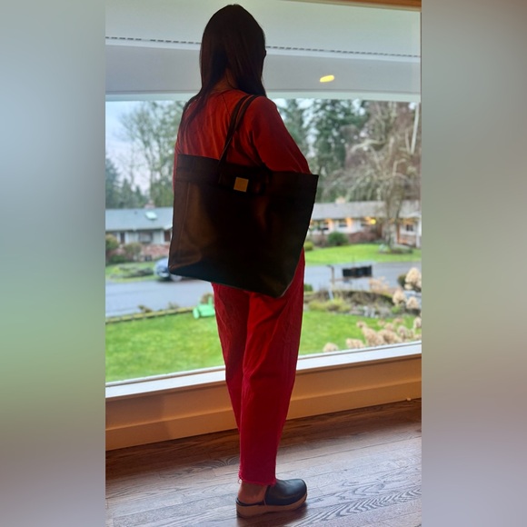 Kate Spade Large Black Leather Tote | Small Leather Bow ๐ - Picture 10 of 10